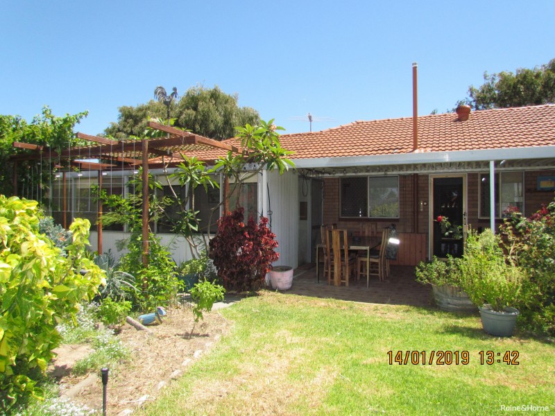 4 Bayshore Place, Safety Bay WA 6169