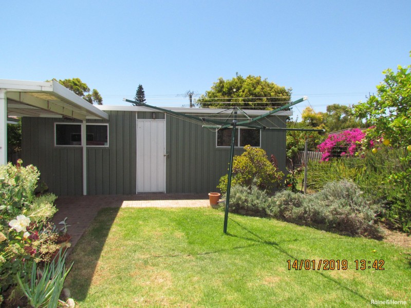 4 Bayshore Place, Safety Bay WA 6169