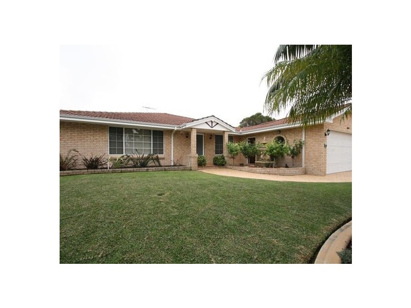 255 Grand Ocean Boulevard, Port Kennedy WA 6172