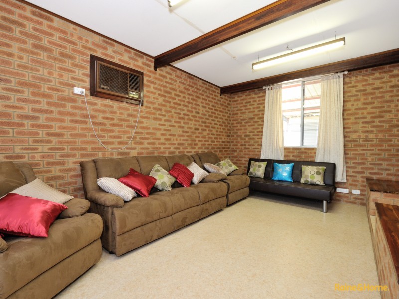 17 Wyola Street, Cooloongup WA 6168