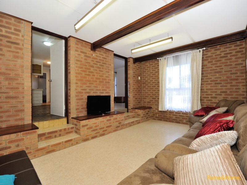 17 Wyola Street, Cooloongup WA 6168