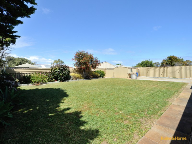 17 Wyola Street, Cooloongup WA 6168