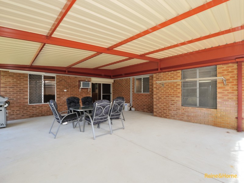 17 Wyola Street, Cooloongup WA 6168