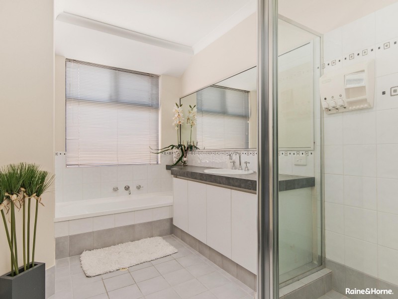 66 Pamplona Boulevard, Port Kennedy WA 6172