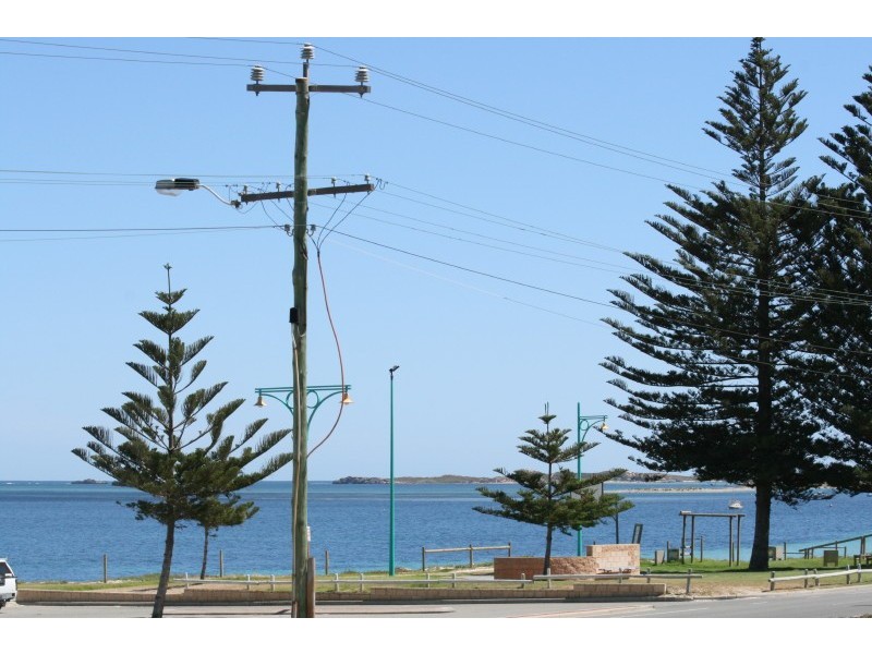 25 McCormick Street, Warnbro WA 6169