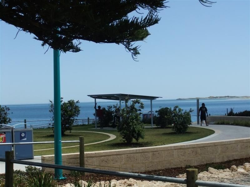 40/436 Safety Bay Rd, Safety Bay WA 6169