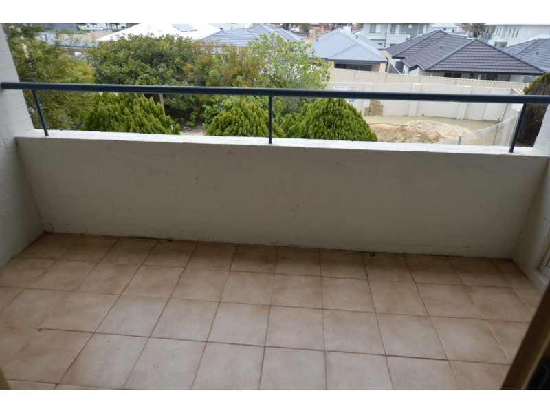 40/436 Safety Bay Rd, Safety Bay WA 6169