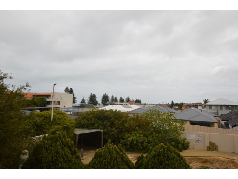 40/436 Safety Bay Rd, Safety Bay WA 6169