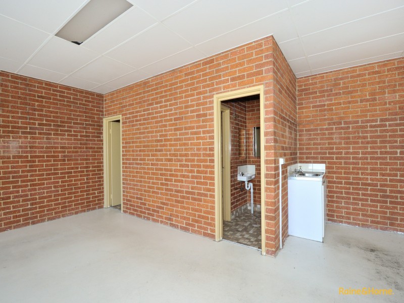 2/5 Leach Crescent, Rockingham WA 6168
