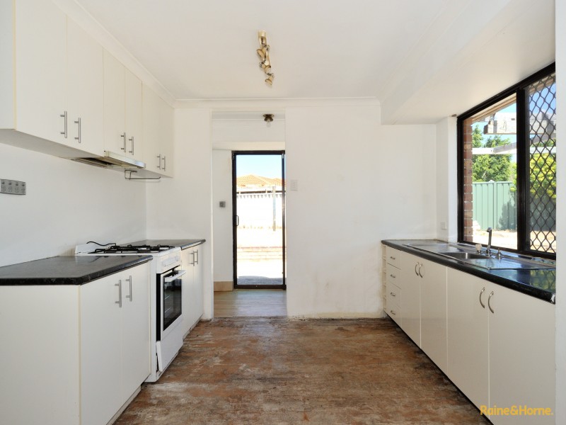 2 Wills Court, Cooloongup WA 6168