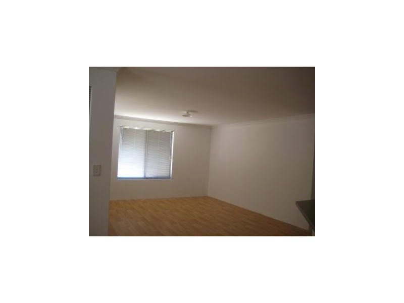 110 Hawker Street, Shoalwater WA 6169