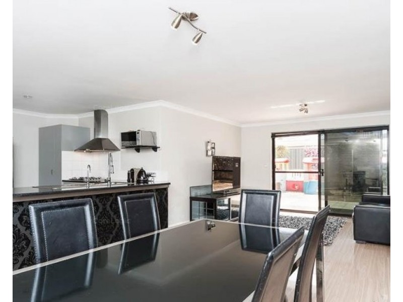 8 Taunton Mews, Leda WA 6170