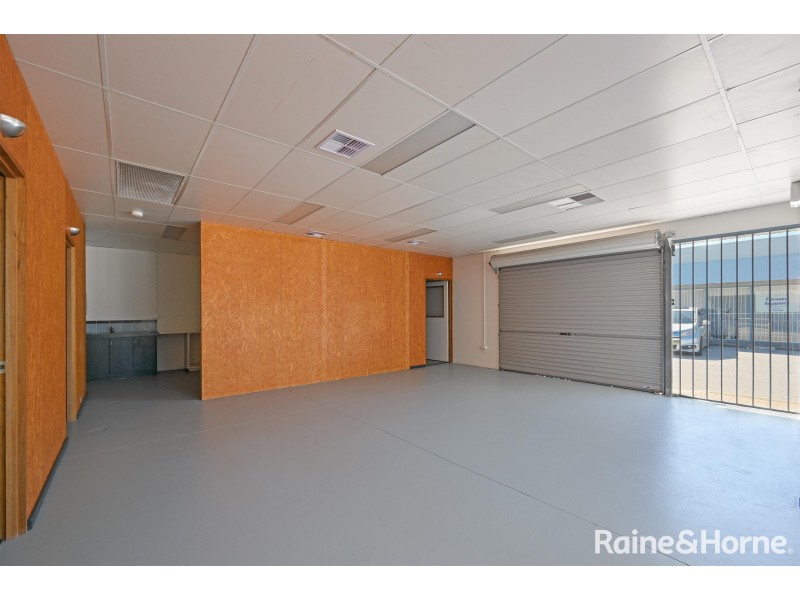 1&5/7 Cessnock Way, Rockingham WA 6168