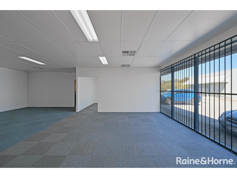 1&5/7 Cessnock Way, Rockingham WA 6168