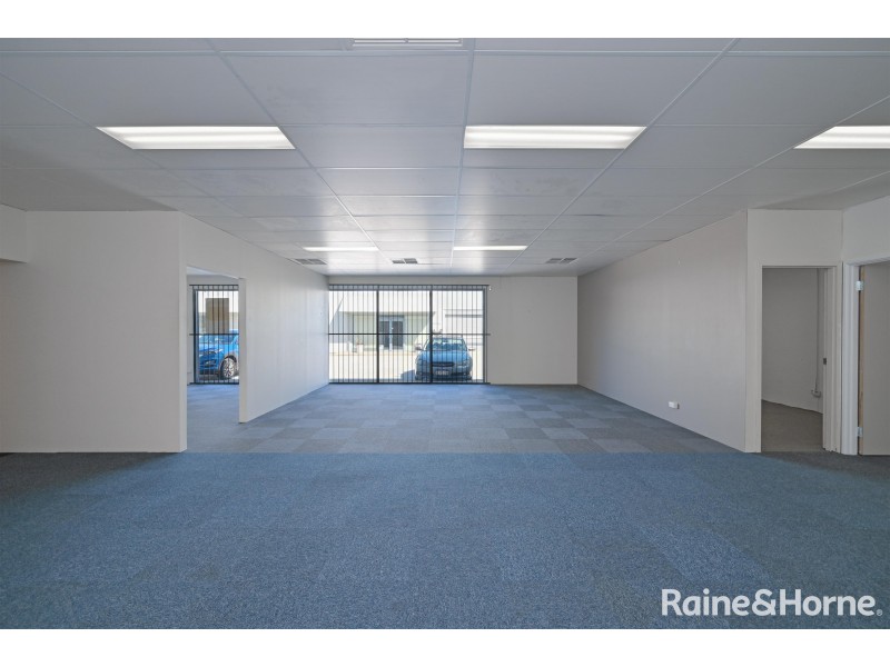 1&5/7 Cessnock Way, Rockingham WA 6168