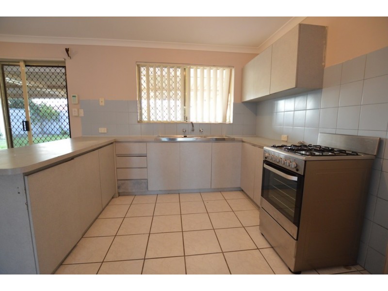 21 Luderick Grove, Warnbro WA 6169