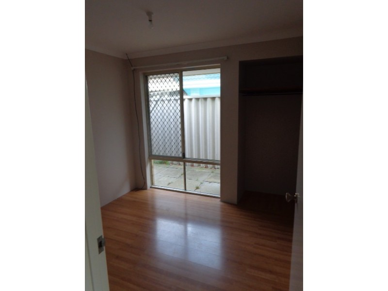 21 Luderick Grove, Warnbro WA 6169