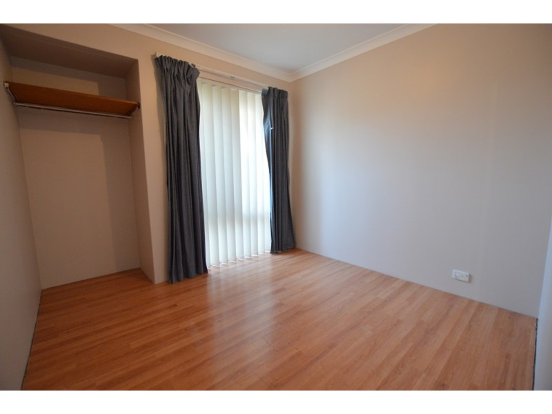 21 Luderick Grove, Warnbro WA 6169