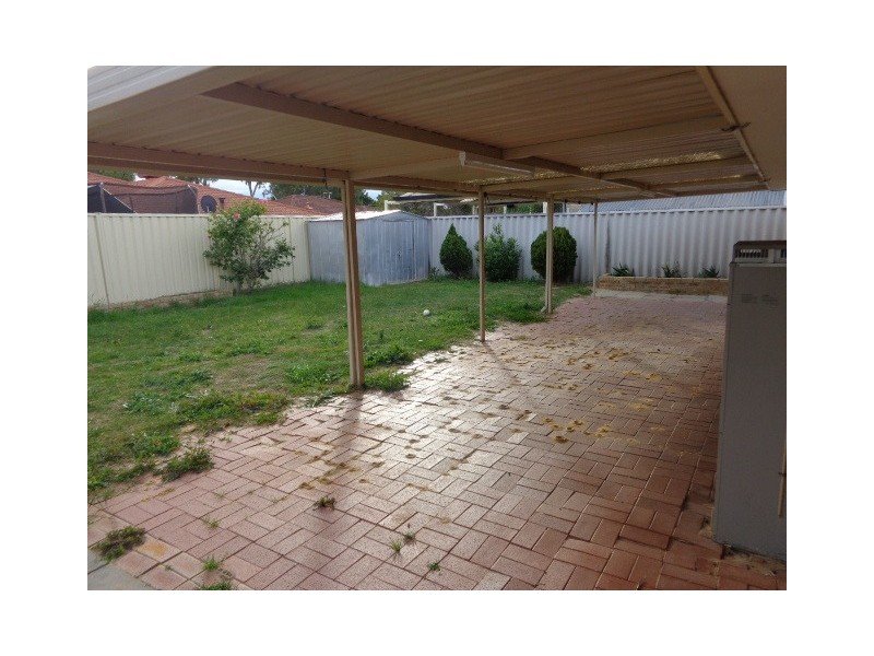 21 Luderick Grove, Warnbro WA 6169