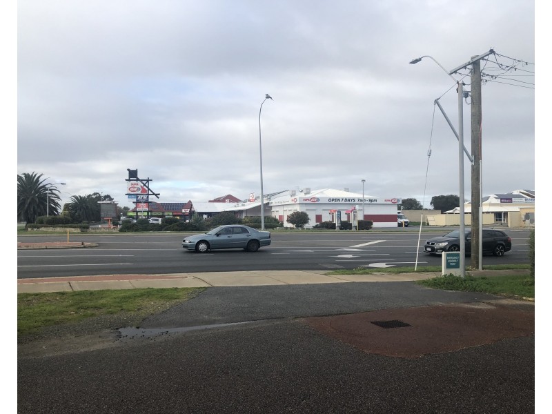 2 Grange Drive, Cooloongup WA 6168