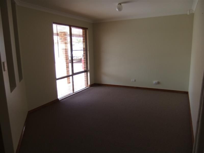 12 Redfin Close, Warnbro WA 6169