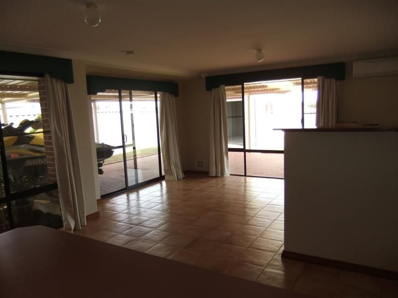 12 Redfin Close, Warnbro WA 6169