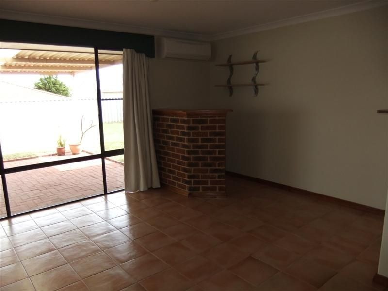 12 Redfin Close, Warnbro WA 6169