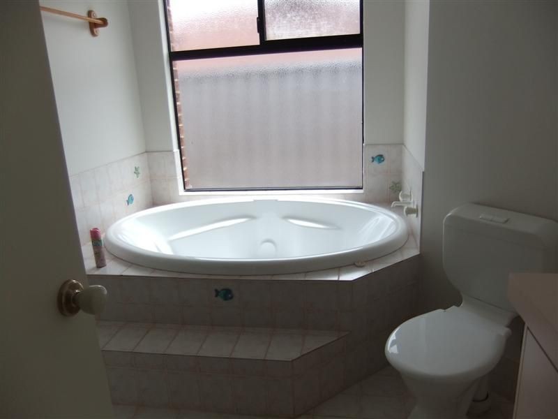 12 Redfin Close, Warnbro WA 6169