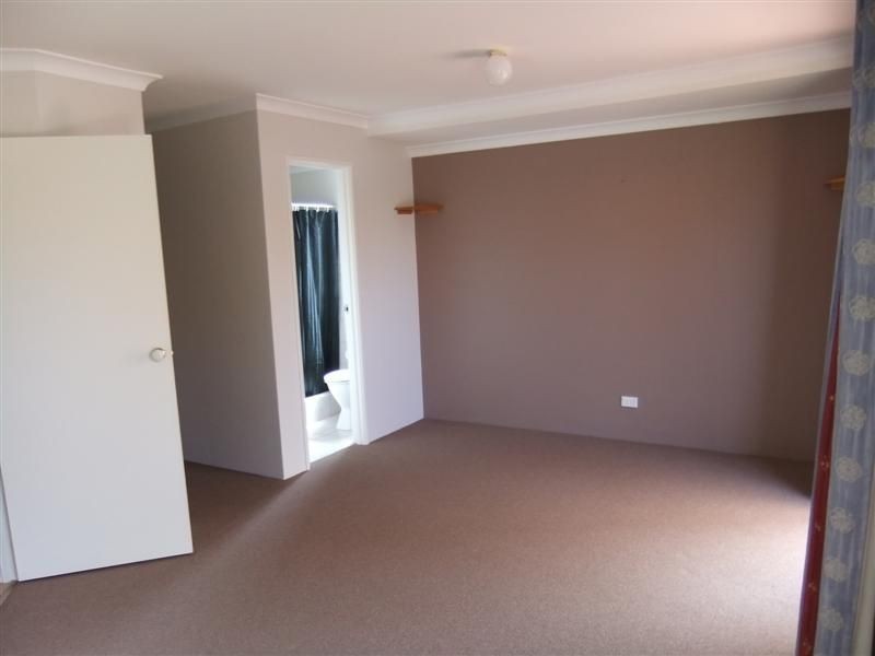 12 Redfin Close, Warnbro WA 6169