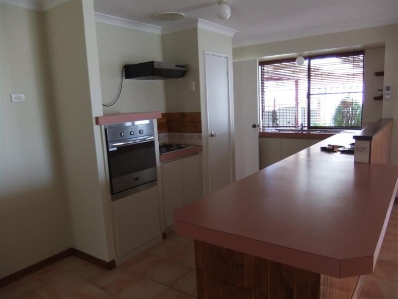 12 Redfin Close, Warnbro WA 6169