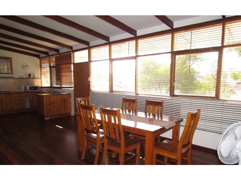 17 Yanrey Street, Golden Bay WA 6174