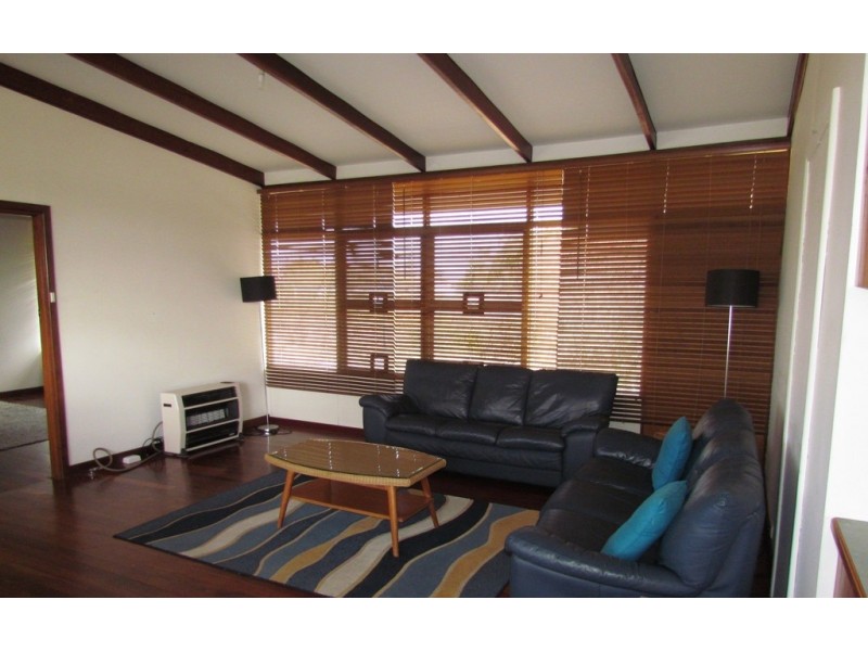 17 Yanrey Street, Golden Bay WA 6174