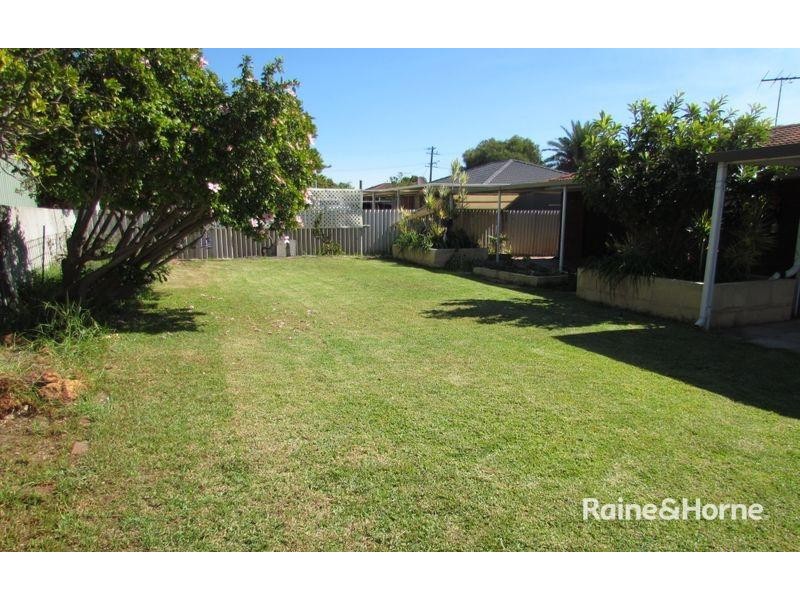 5 Instow Place, Warnbro WA 6169