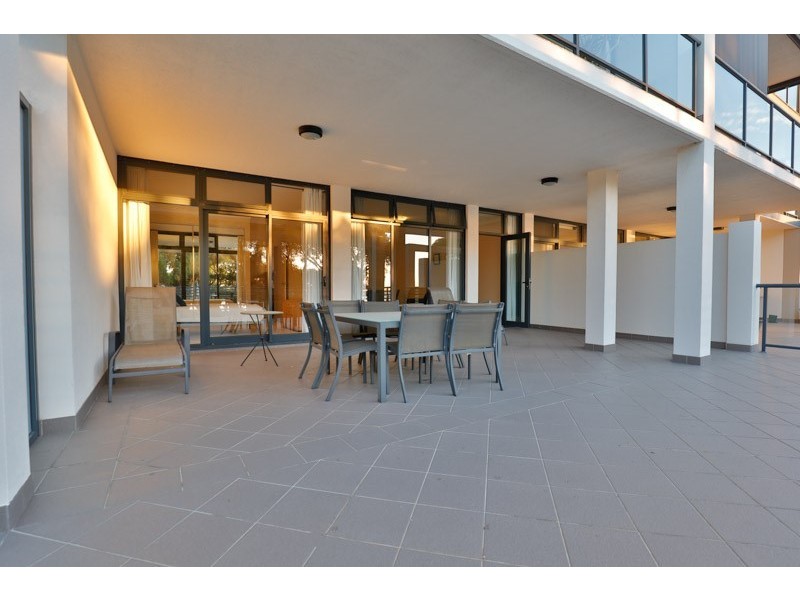 2/43 Rockingham Beach Road, Rockingham WA 6168