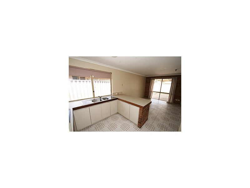 20 Manila Place, Warnbro WA 6169