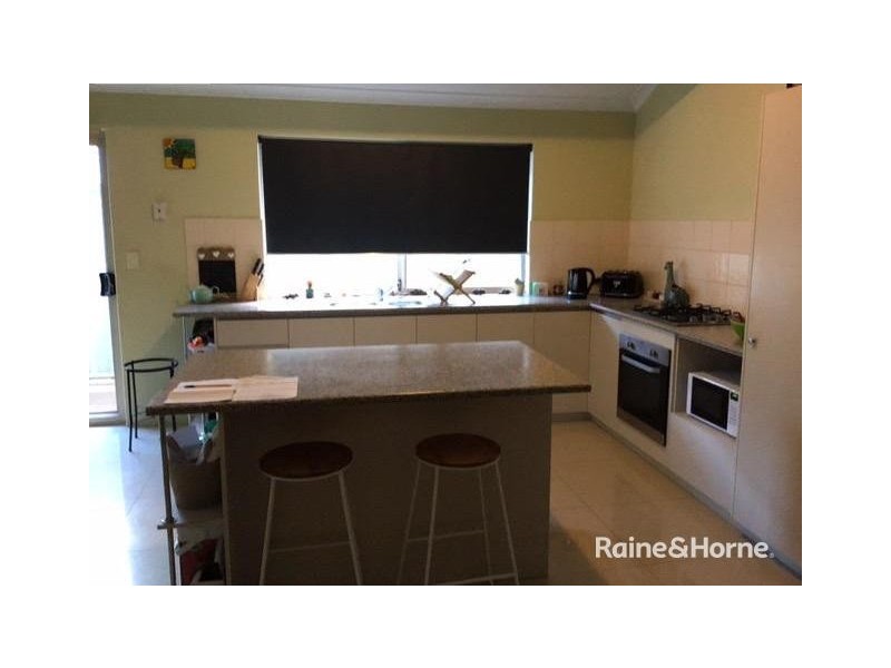 28 Abingdon Crescent, Wellard WA 6170