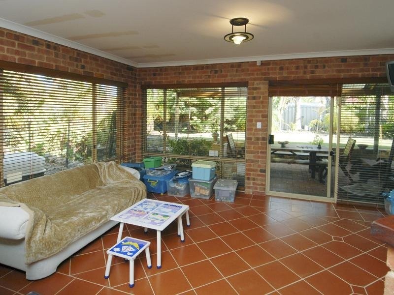 42 Cuthbertson Drive, Cooloongup WA 6168