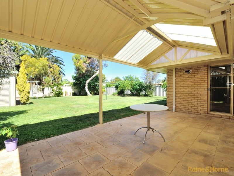 51 Hawker Street, Safety Bay WA 6169