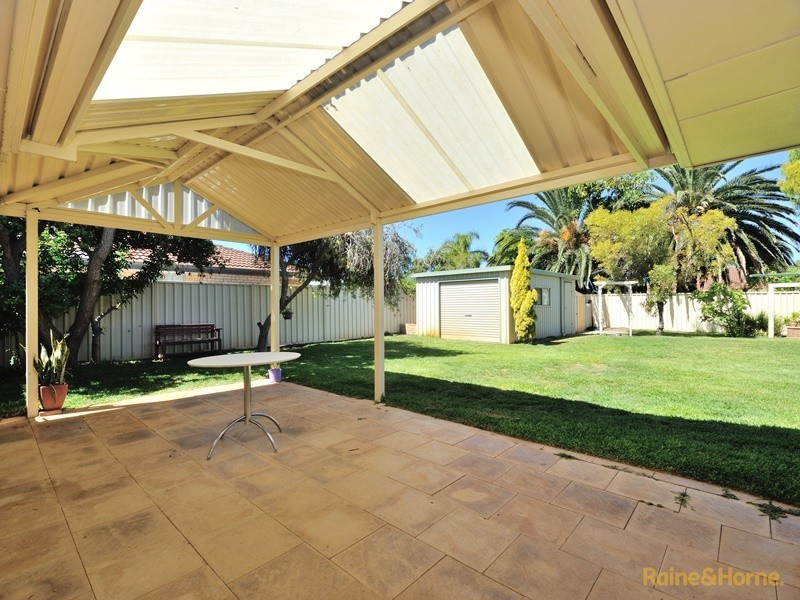 51 Hawker Street, Safety Bay WA 6169