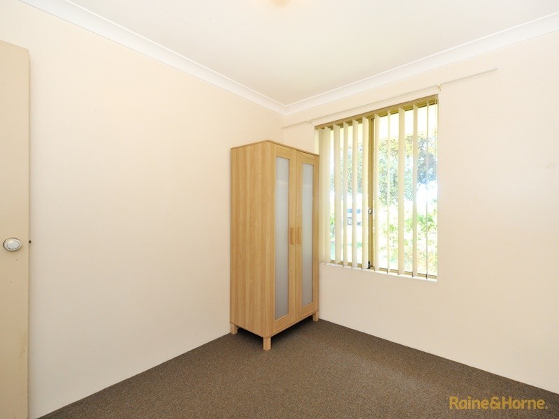 51 Hawker Street, Safety Bay WA 6169