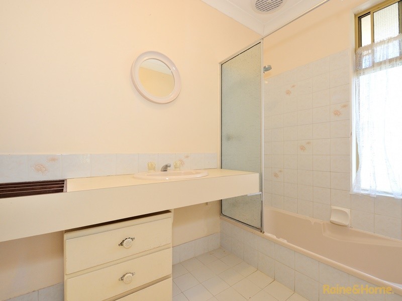 51 Hawker Street, Safety Bay WA 6169