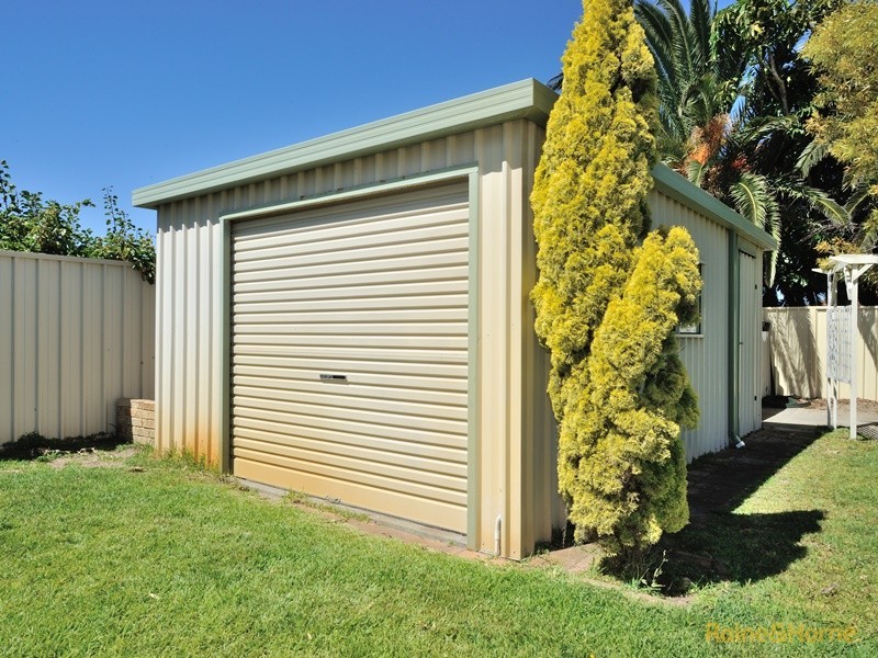 51 Hawker Street, Safety Bay WA 6169