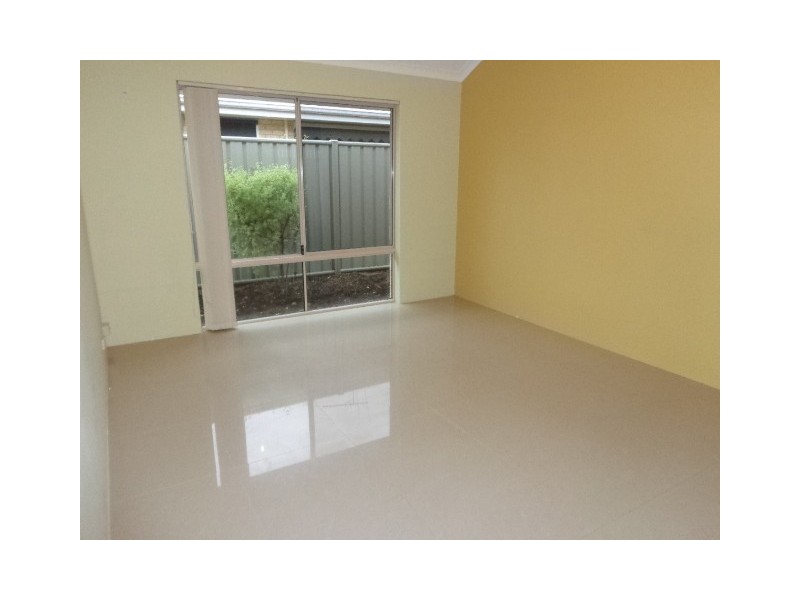 28 Abingdon Crescent, Wellard WA 6170