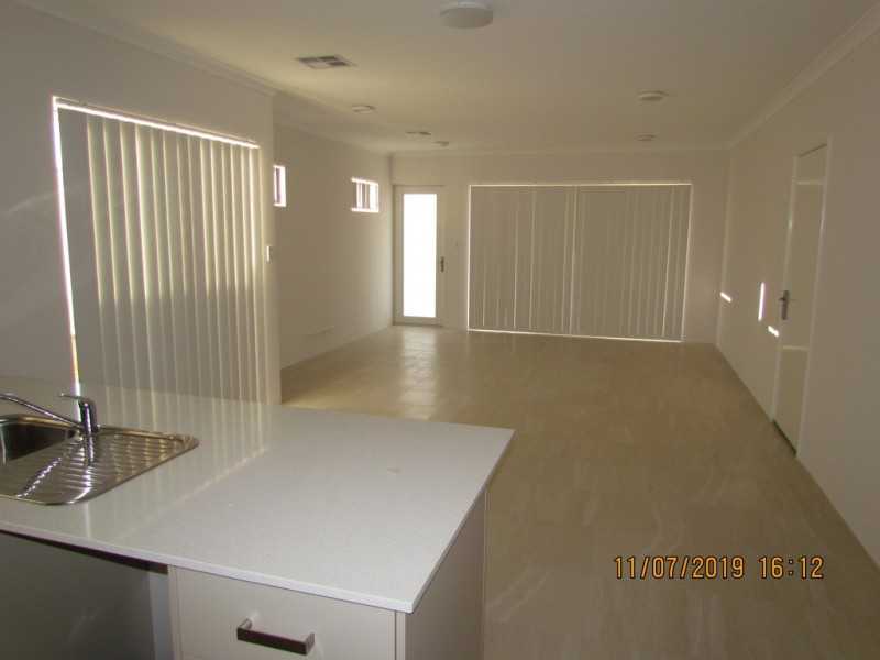 18 Governor Road, Rockingham WA 6168