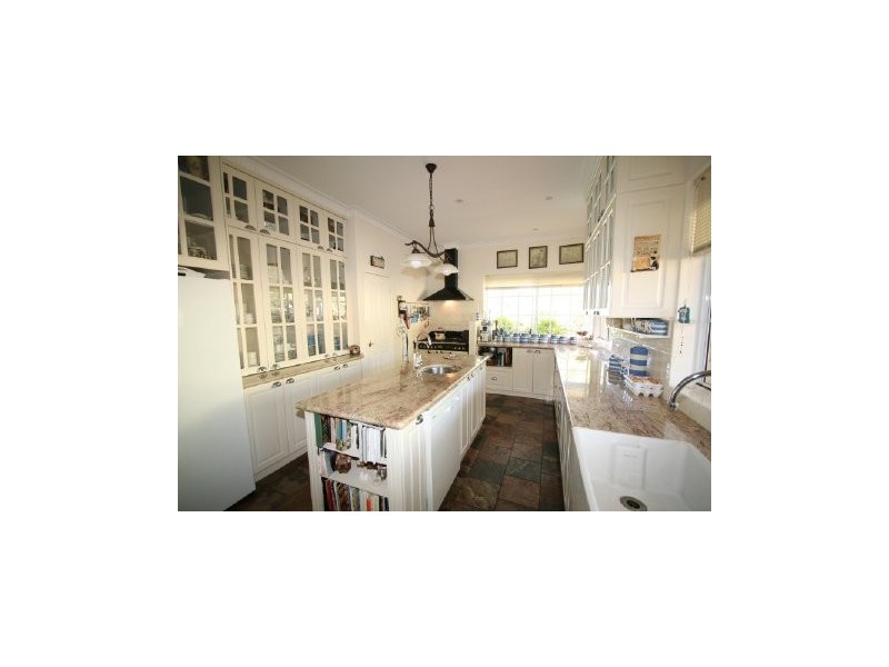 4 Raymond Place, Waikiki WA 6169