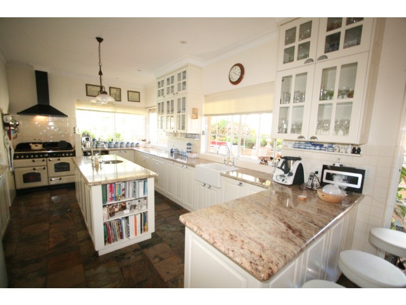 4 Raymond Place, Waikiki WA 6169