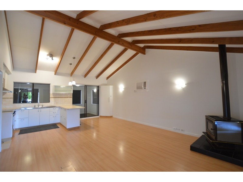 7 Wenn Rd, Singleton WA 6175