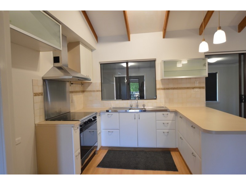 7 Wenn Rd, Singleton WA 6175
