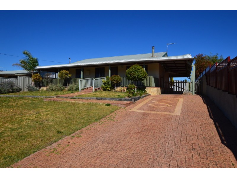 7 Wenn Rd, Singleton WA 6175