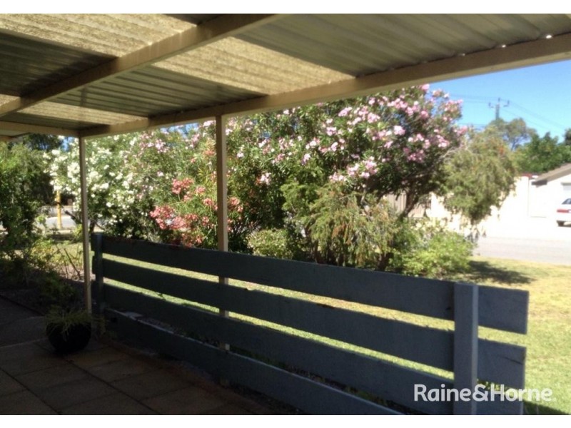 28 Centaurus Street, Rockingham WA 6168